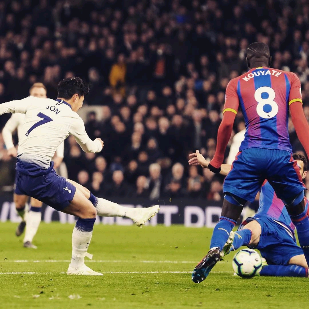 分差拿下首 分差拿下首